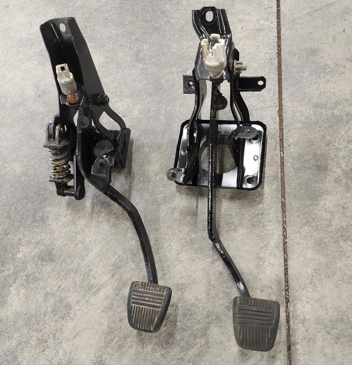 Toyota Supra manual pedel set with sensors. - Image 5