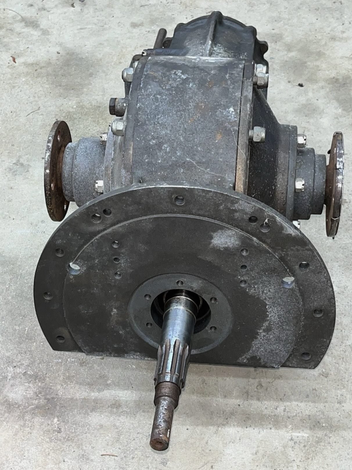 extremely rare NOS Halibrand Jr. 2-Speed Transaxle from the early/mid 1960s. - Image 8