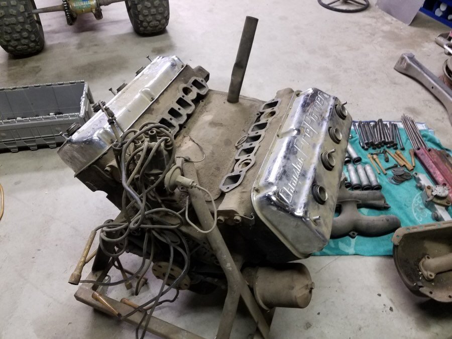 1957 392 Chrysler Hemi engine. - Image 4