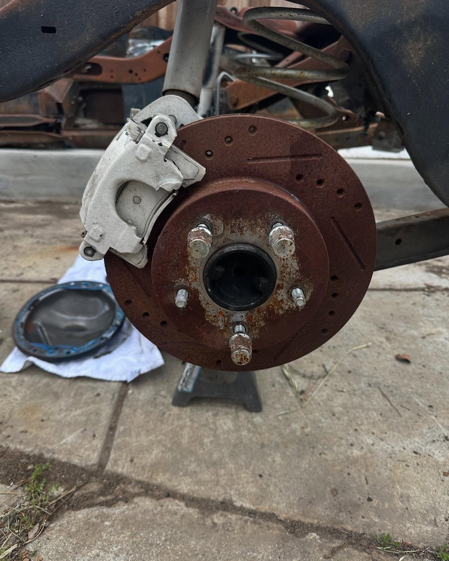 68-72 GM a body Posi rear end with Disc brakes. - Image 7